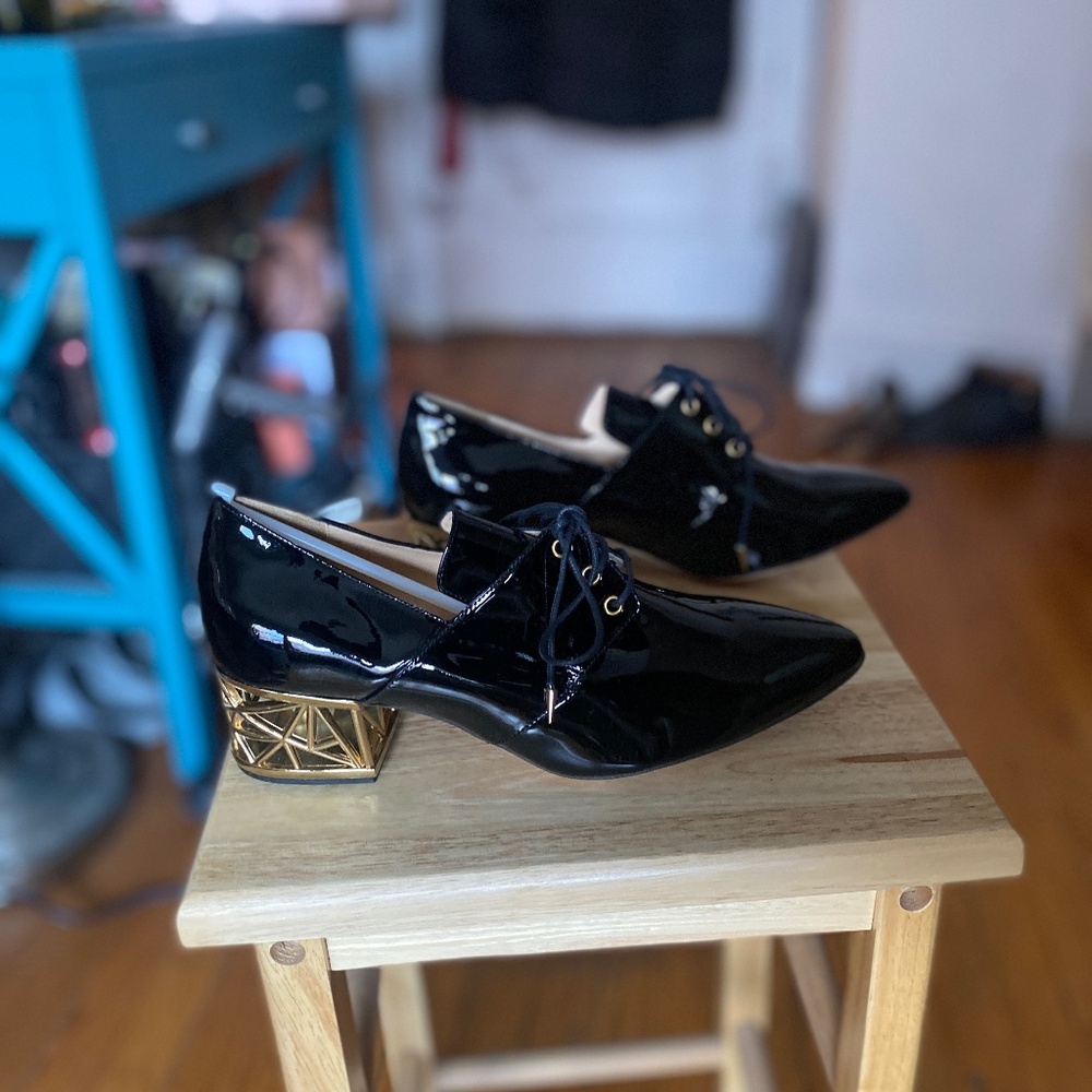 Italian made lace up patent loafer - Brand New, Never Worn - Size 38 - Esarsi